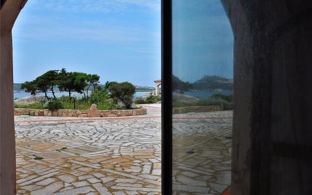 Apartment Sleeps 6 Baia Santa Reparata