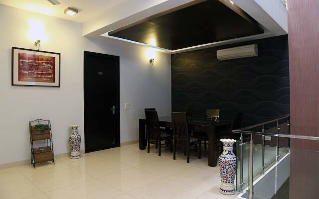 FabHotel Signature Cyber Park