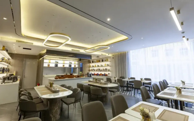 Home Inn Plus (Langfang Dacheng Jinbao Road Branch)