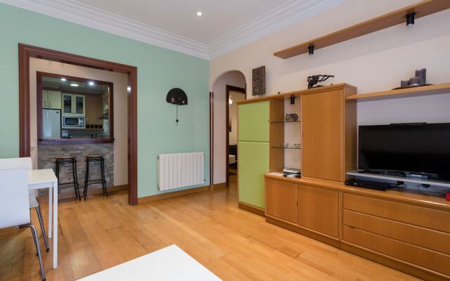 Sagrada Familia - Gaudi Apartment