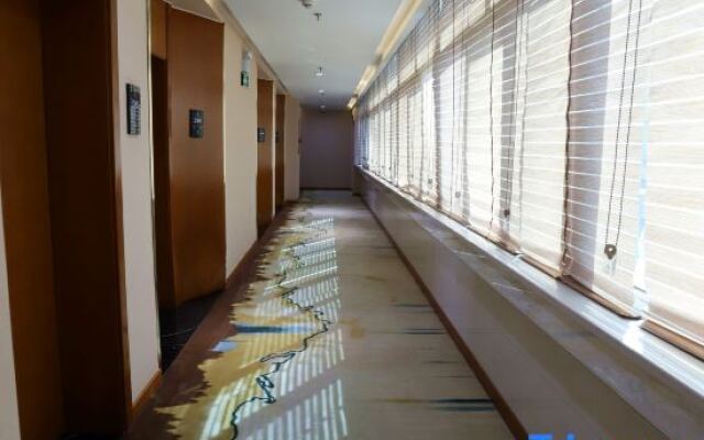 Xinyang Construction Road Hotel