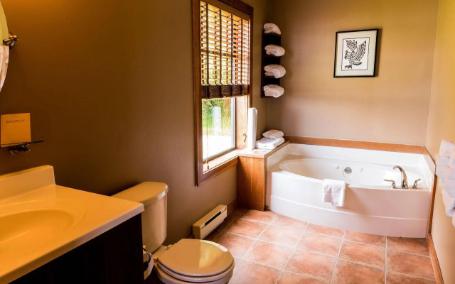 Tsa-Kwa-Luten Lodge