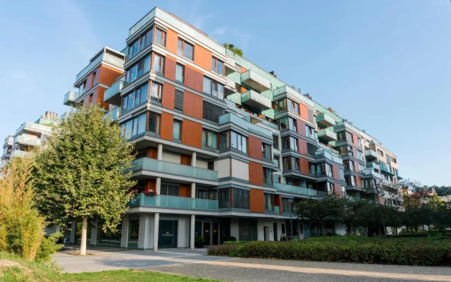 Luxury Center APT Garage Parking by Michal&Friends