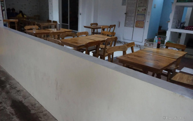 Rooms 498 Hostel