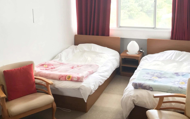 Grass House – Guest Rooms – Hirado