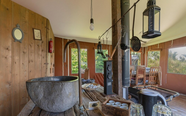 Unique, Comfortable Tent Houses on a Small Holiday Park a 5 Minute Walk From the sea