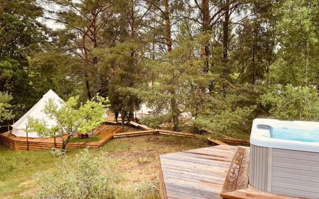 Tent Romantica, a b&b in a Luxury Glamping Style