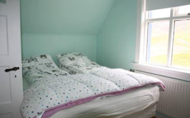 Hals Guesthouse by Engimyri