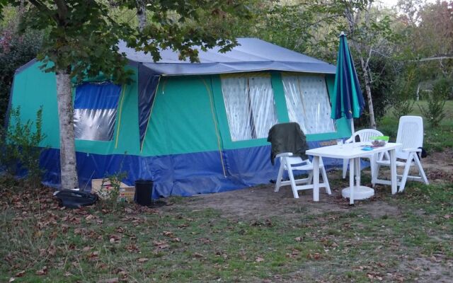 Camping Le Repaire - Tente Aménagée