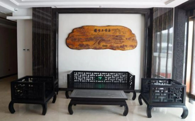 Longhua Ying Hotel