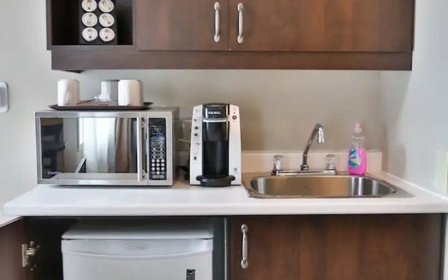 Quality Inn & Suites Le Versailles