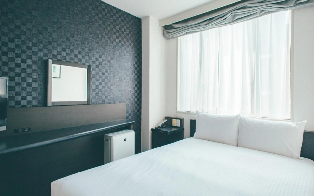Hamilton Hotel Black