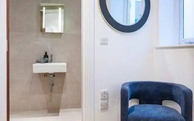 The Urban Minimalist- Notting Hill 2 Bed