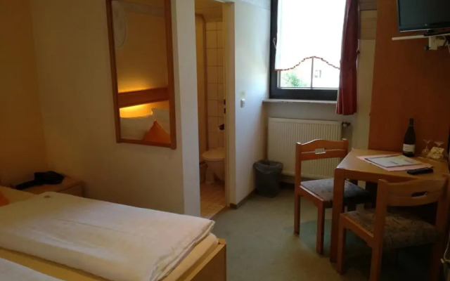 Gästehaus Weingut - Fröhliches Weinfass