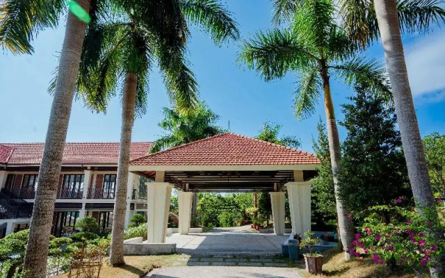 Bai Tu Long Mountain Resort