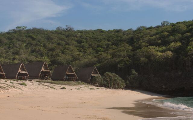 Jeeva Beloam Beach Camp