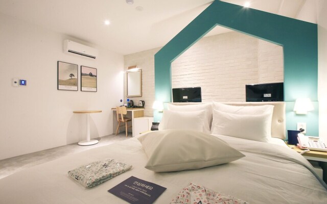 Gwangmyeong Cheolsan Blanc