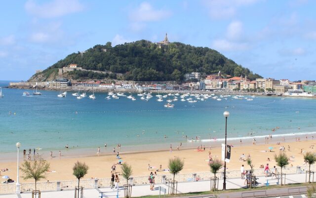 SEAFRONT LUXURY STUDIO - by SanSebastianApartments.es