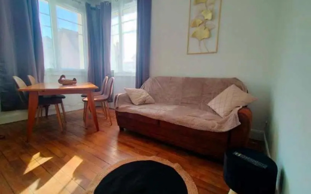 Proche des Thermes et à pied du lac