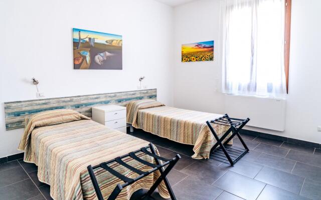 Welcomely - Senyera Apartment