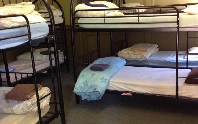 Little River Inn - Hostel