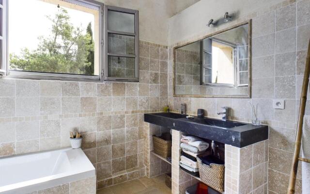 Maison Tarascon, 6 pièces, 8 personnes - FR-1-599-56