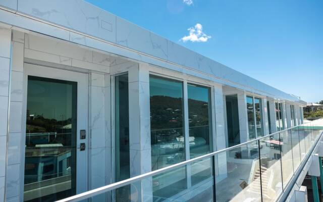 Dolphin Suites