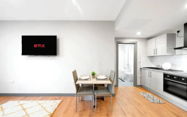 Studio Apartment in London - Ilford, East London