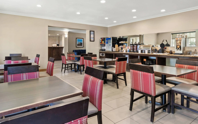 Comfort Inn & Suites Lancaster Antelope Valley