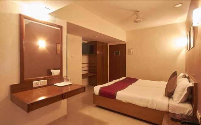 Room Maangta 213 @ Juhu