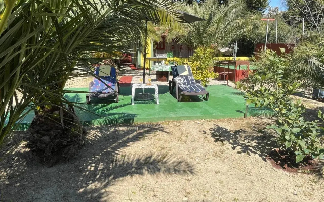 Pets wellcom house with garden