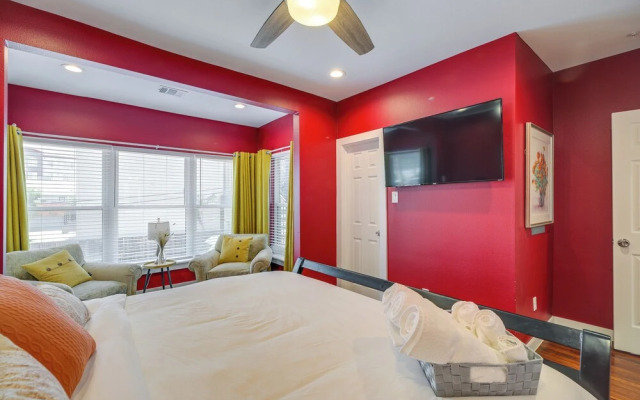Pet-friendly Houston Apartment: 1 Mi to Downtown!