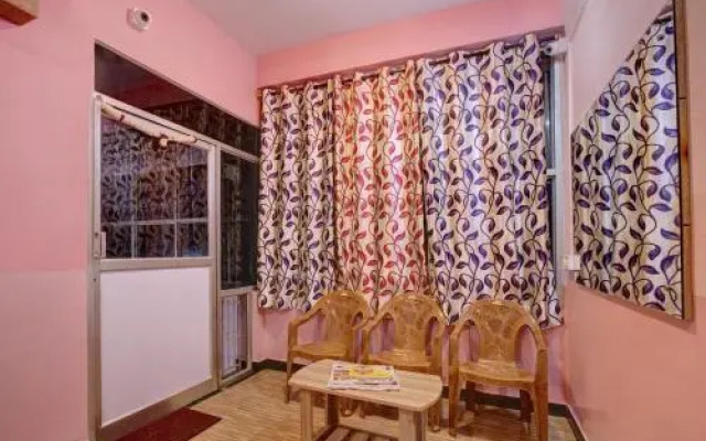 OYO Flagship 22101 Shree Raksha Comforts