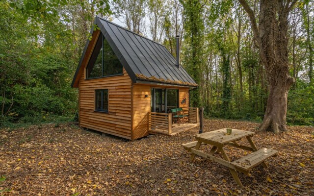 Alfriston Woodland Cabins - Foxes Hollow-hot Tub