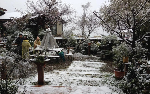 Shiyai Taoyuan B & B