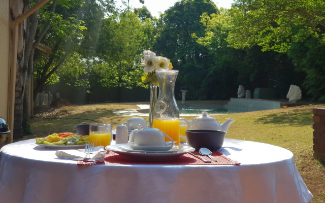 Horse's Neck Guest Lodge