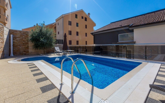 Comfortable Apartment With Sea View and Swimming Pool