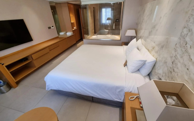 Pine Grove Hotel