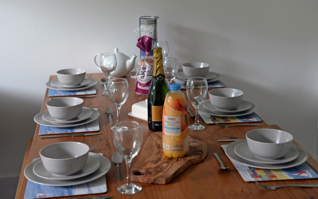 Valley Retreat - Peaceful Location Walk to Beach Parking
