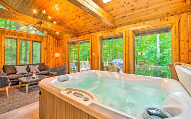 Pet-friendly Pocono Pines Rental w/ Hot Tub!