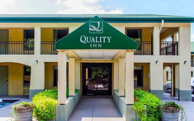 Quality Inn Media