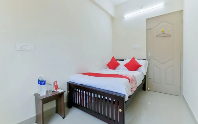 OYO 14879 Home Elegant 1BHK Kochi Airport