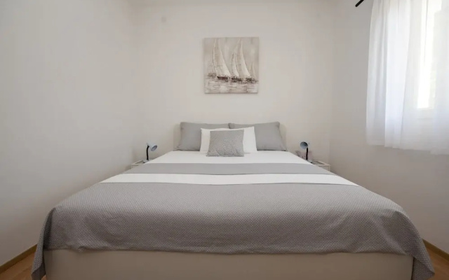 Spacious Apartment w. Balcony, big Garden & Grill