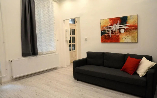 Kiraly Art Apartment