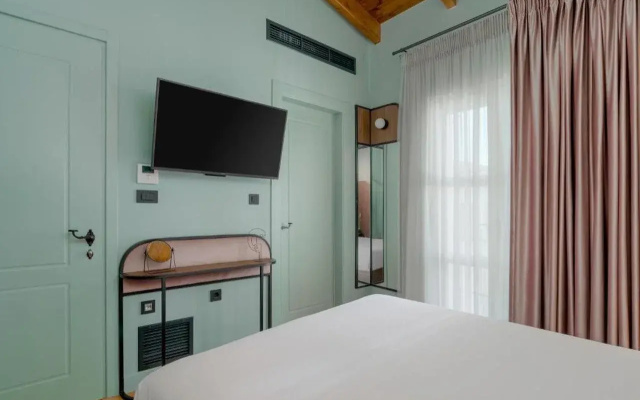 NAIADES the residence ioannina castle