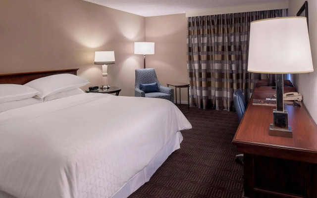 Sheraton Westport Chalet Hotel St. Louis