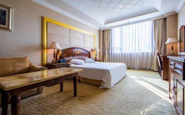 Royal Palace Hotel