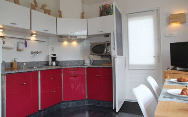 Home in Egmond aan den Hoef with Private Terrace and Garden