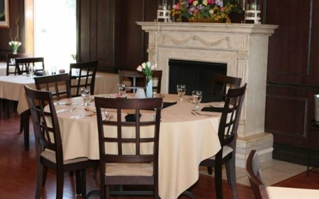 The Falls Inn - Walters Falls