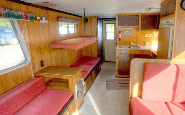 Timber Bay Lodge & Houseboats